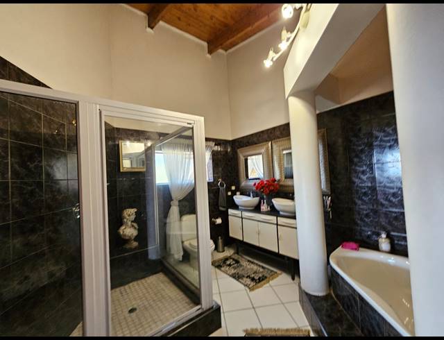 5 BEDROOM HOUSE FOR SALE IN SAFARI GARDENS